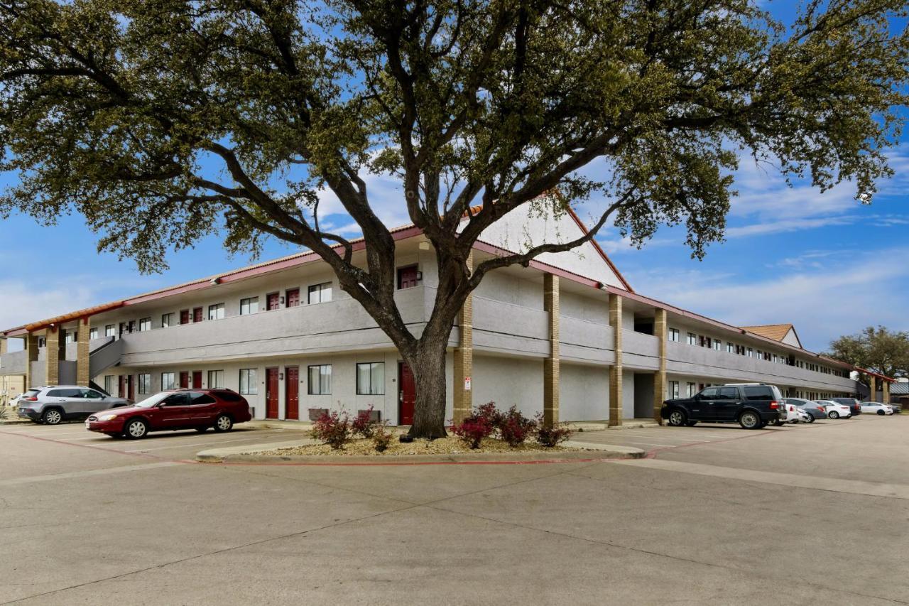 Irving Inn & Suites At Dfw Airport Екстер'єр фото