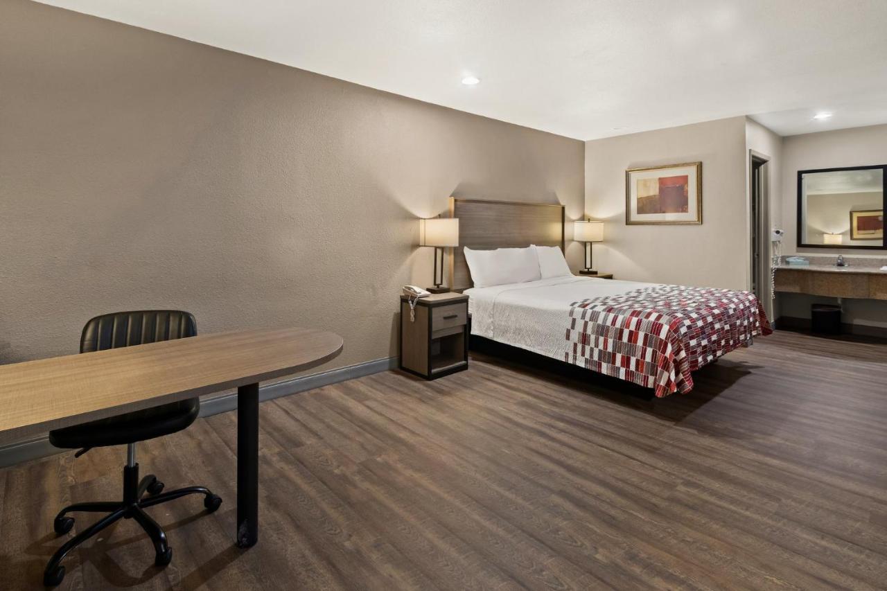Irving Inn & Suites At Dfw Airport Екстер'єр фото