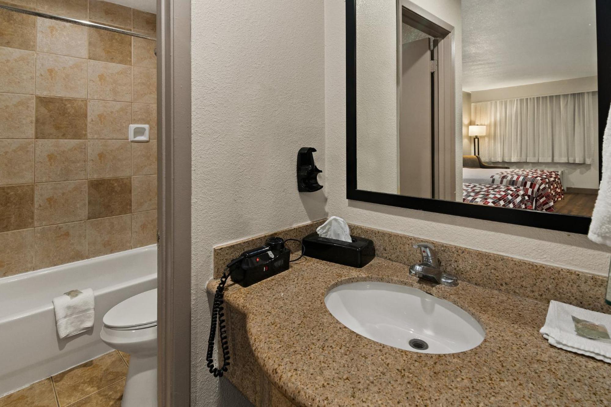 Irving Inn & Suites At Dfw Airport Екстер'єр фото