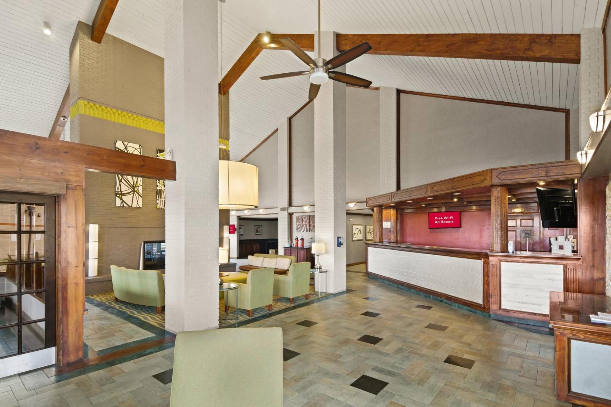 Irving Inn & Suites At Dfw Airport Екстер'єр фото
