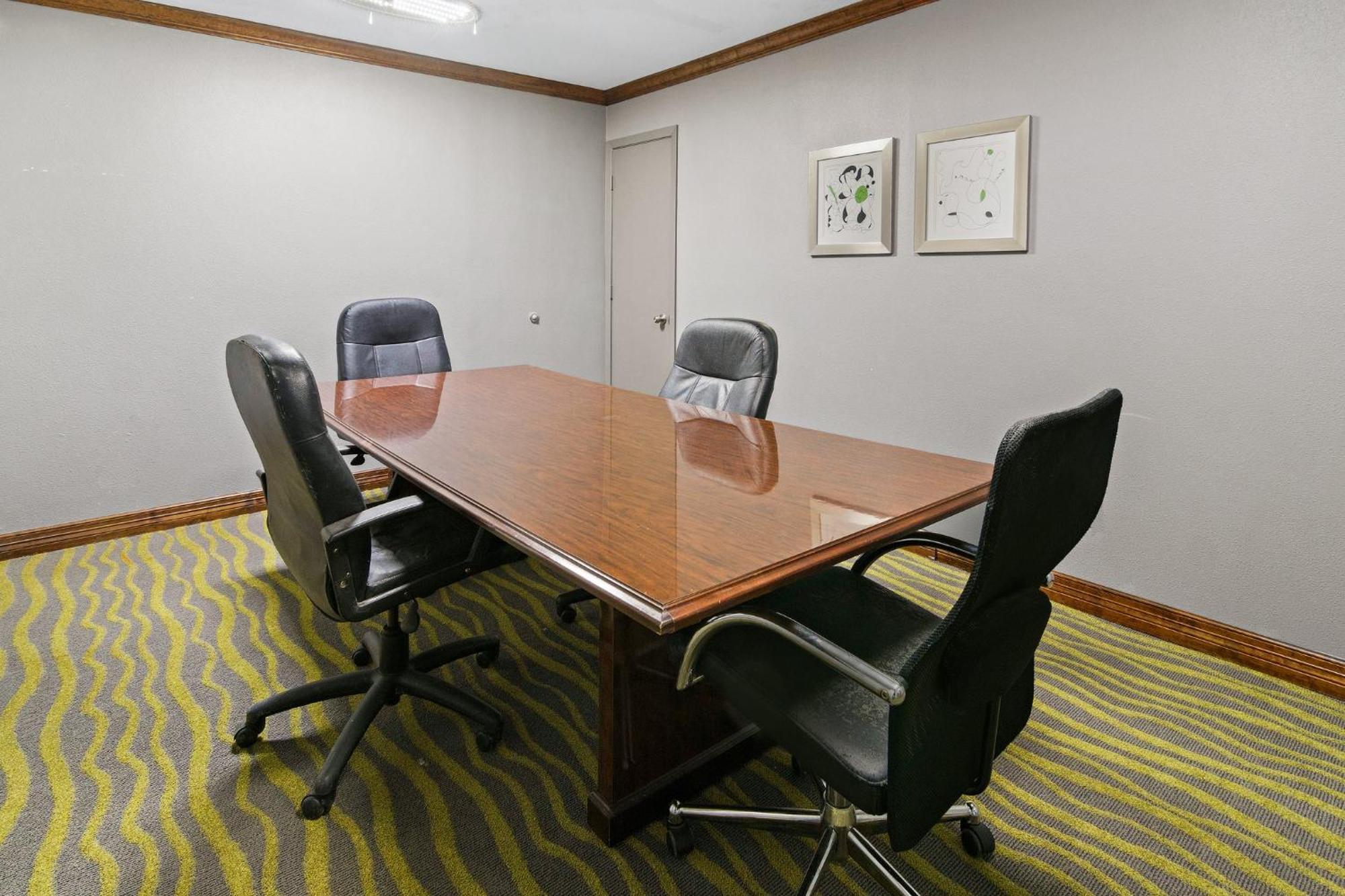 Irving Inn & Suites At Dfw Airport Екстер'єр фото