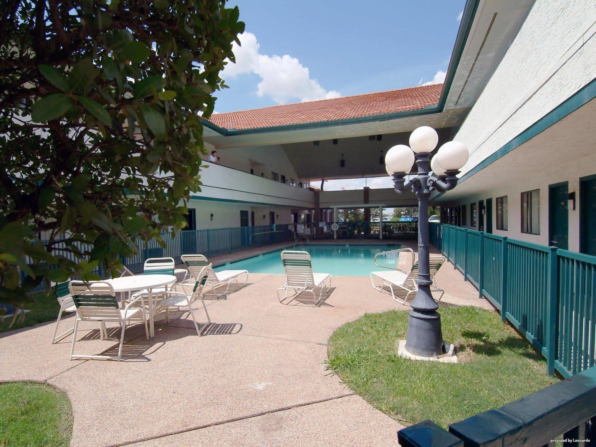 Irving Inn & Suites At Dfw Airport Зручності фото