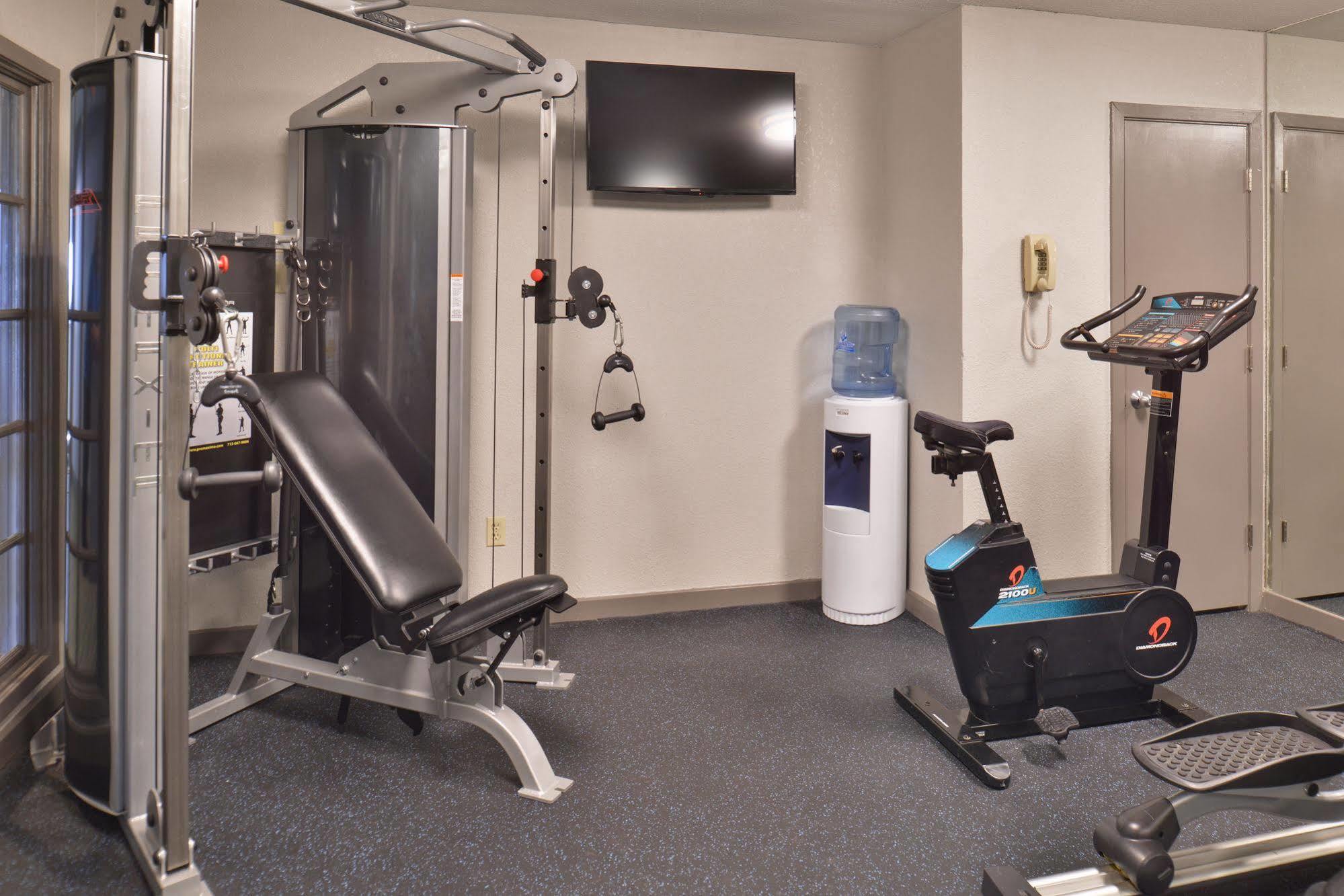 Irving Inn & Suites At Dfw Airport Екстер'єр фото