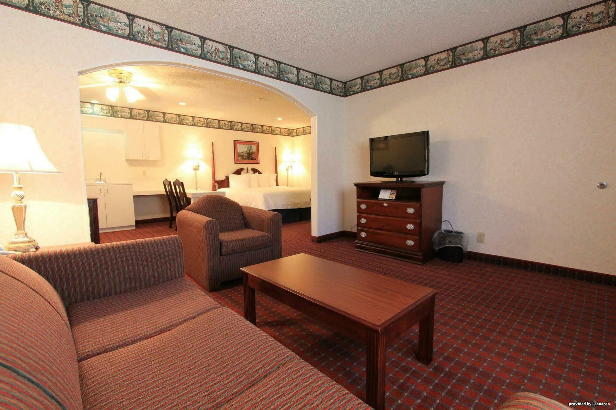 Irving Inn & Suites At Dfw Airport Екстер'єр фото